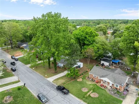 View/Area - 1406 Delk Dr, High Point, NC 27265 photo 2 of 6
