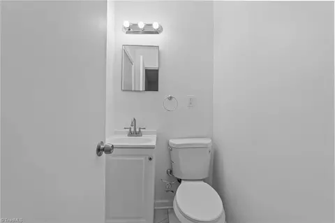 Bath - 1406 Delk Dr, High Point, NC 27265 photo 4 of 4