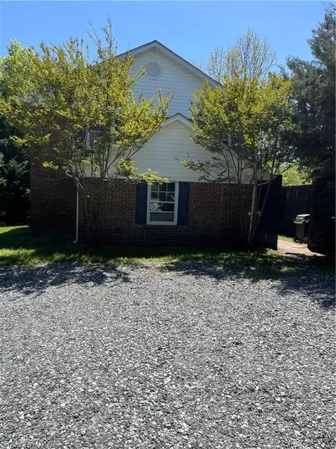 2708 Mcconnell Rd, Greensboro, NC 27401
