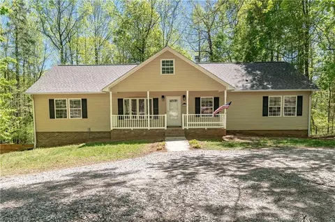 860 Papas Trl, Winston Salem, NC 27107