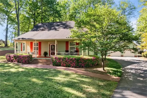 101 Blueberry Hill Dr, Statesville, NC 28625