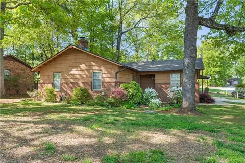 3900 Kalloramo Dr, Greensboro, NC 27407