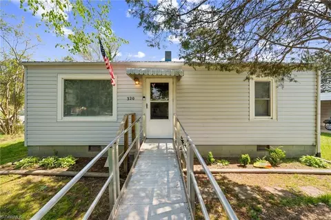 320 Kindley St, Lexington, NC 27292
