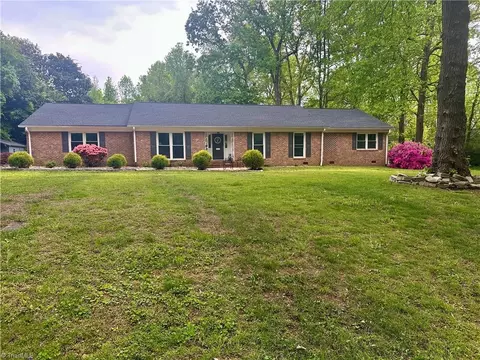 114 Kathland Ave, Thomasville, NC 27360