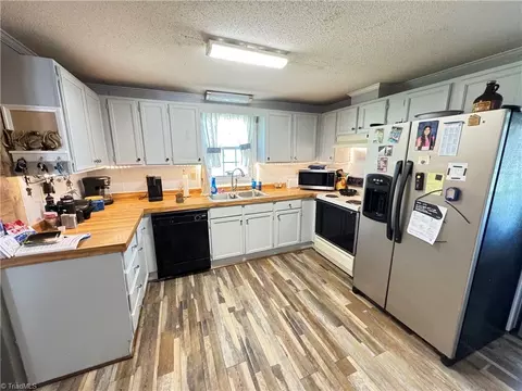 2354 Pleasant Ridge Rd, State Road, NC 28676 photo 5
