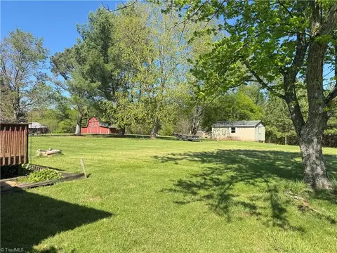 2354 Pleasant Ridge Rd, State Road, NC 28676 photo 15