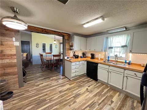 2354 Pleasant Ridge Rd, State Road, NC 28676 photo 2