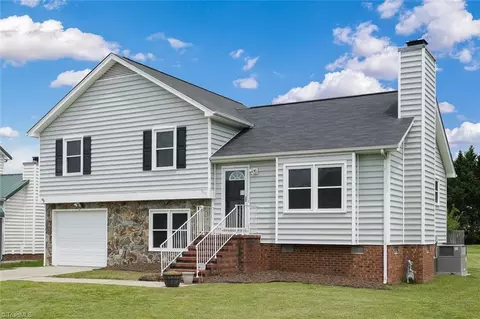 307 Triumphant Rd, Greensboro, NC 27406