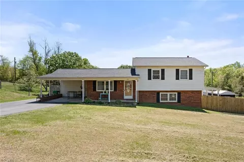 432 Logan Ct, King, NC 27021