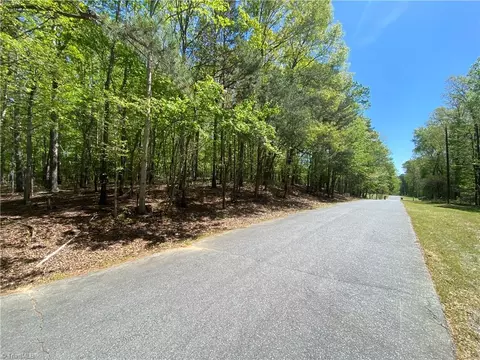 000 Holly Hills Dr, Troy, NC 27371