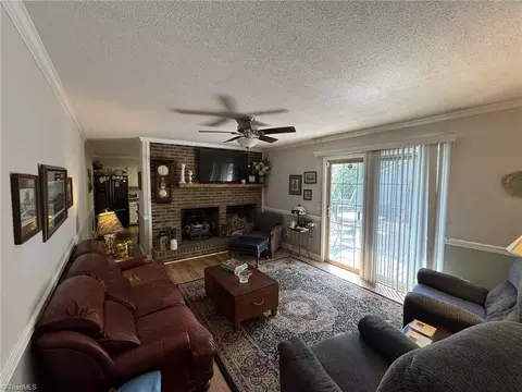 Living - 109 Eldridge Ln, State Road, NC 28676 photo 3 of 5