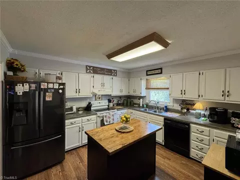 Kitchen - 109 Eldridge Ln, State Road, NC 28676 photo 2 of 3