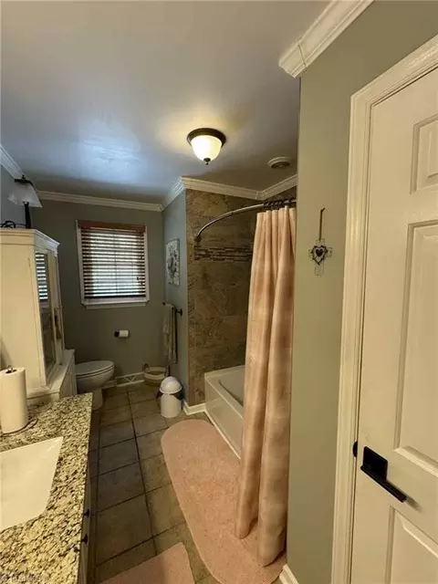 Bath - 109 Eldridge Ln, State Road, NC 28676 photo 2 of 5