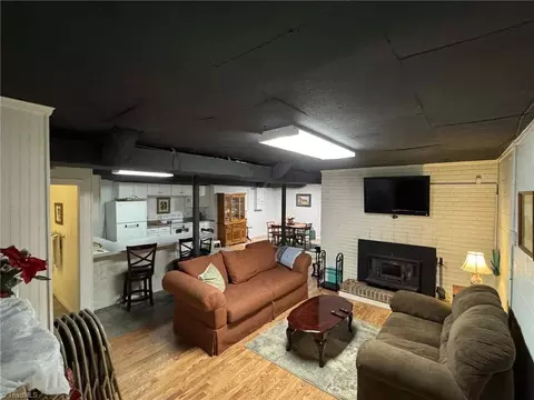 Living - 109 Eldridge Ln, State Road, NC 28676 photo 4 of 5