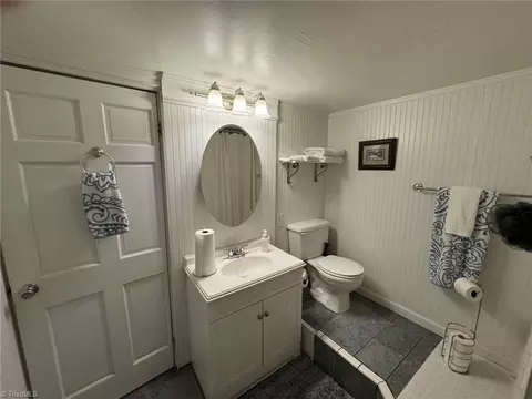 Bath - 109 Eldridge Ln, State Road, NC 28676 photo 4 of 5