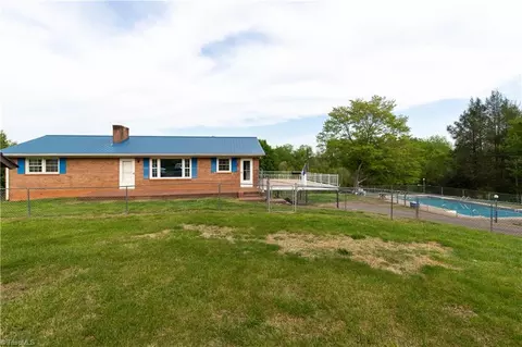 4024 Kenwood Dr, Jonesville, NC 28642