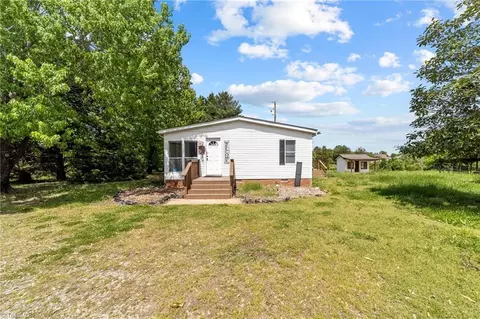 8321 Haw River Rd, Oak Ridge, NC 27310
