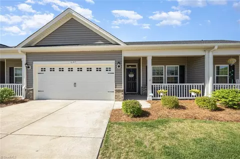 1697 Coopers Hawk Dr, Kernersville, NC 27284