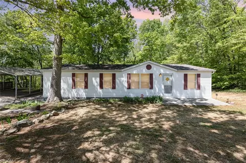 160 Lake Drive 10, Lexington, NC 27292