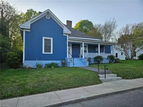 322 Church St W, Mount Airy, NC 27030