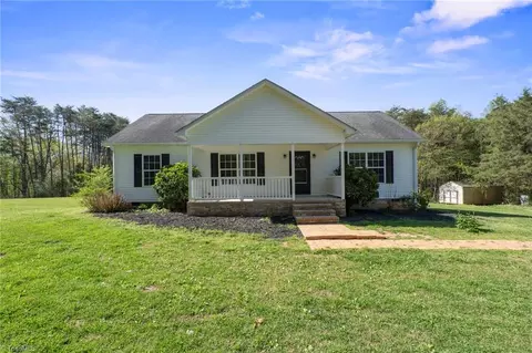 1600 Carson Rd, Pilot Mountain, NC 27041