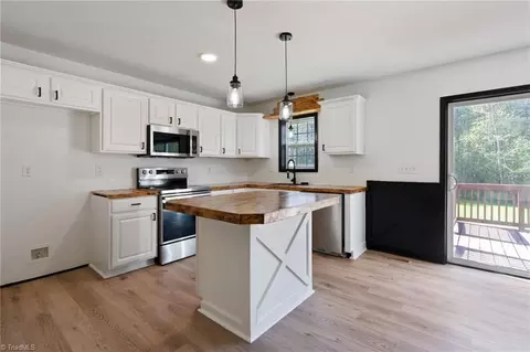 1600 Carson Rd, Pilot Mountain, NC 27041 photo 10