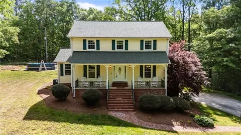 6078 Sullivantown Rd, Walkertown, NC 27051