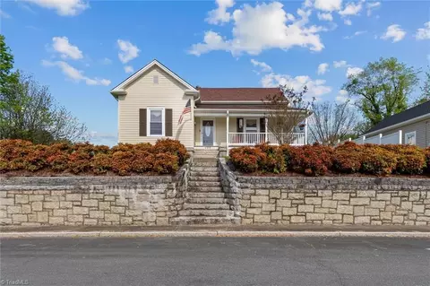308 Broad St, Mount Airy, NC 27030