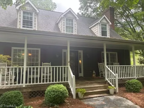 6614 Lantern Ln, Browns Summit, NC 27214