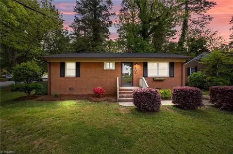 401 Woodsway Dr, Lexington, NC 27292