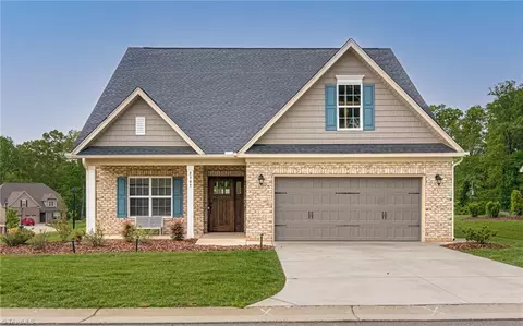 2707 Cottage Hill Ln, Winston Salem, NC 27106