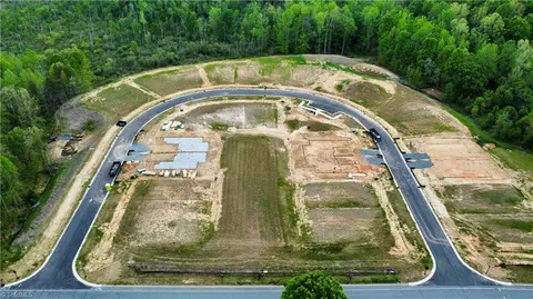 3515 Townland Cir, Clemmons, NC 27012