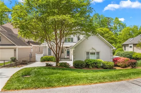 33 Kinglet Cir, Greensboro, NC 27455