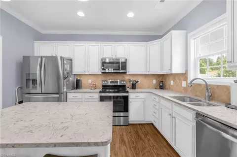 Kitchen - 6212 Hampton Chase Dr, Clemmons, NC 27012 photo 1 of 3
