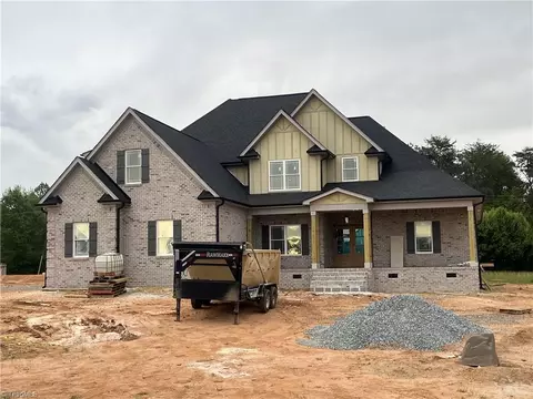 8301 Hunters Dr, Greensboro, NC 27455