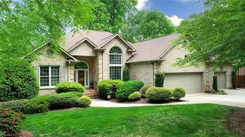 16 Kelvington Ct, Greensboro, NC 27410