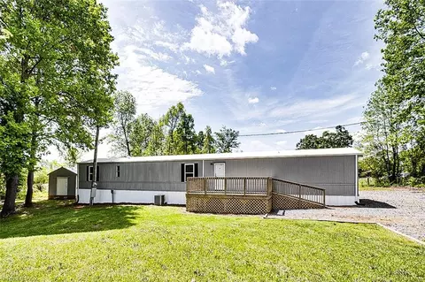 581 Ben Smith Rd, Siler City, NC 27344