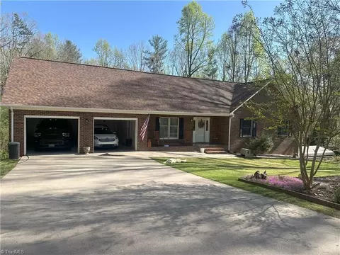 183 Alpine Dr, Wilkesboro, NC 28697