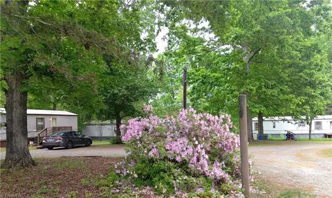 661 Providence Church Rd, Randleman, NC 27317
