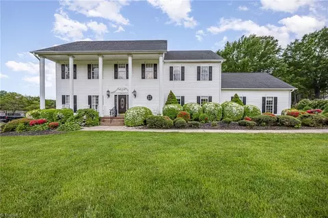 3908 Hickory Meadow Rd, Greensboro, NC 27406