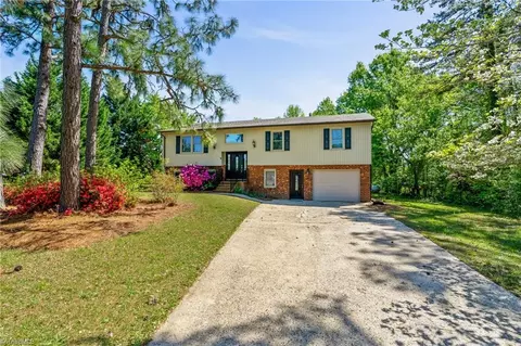 3975 Pine Ridge Dr, Trinity, NC 27370 photo 4