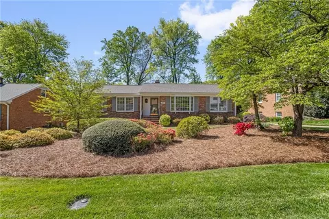 2817 Lenoir Dr, Greensboro, NC 27408