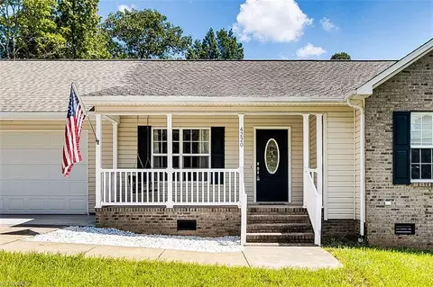 4220 Pin Oak Dr N, Randleman, NC 27317