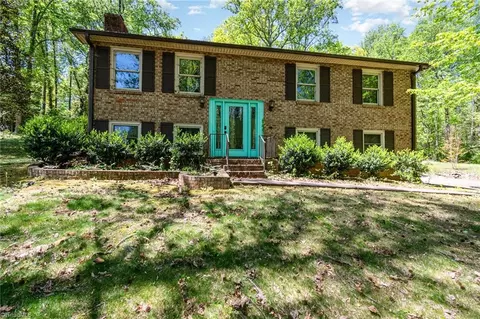 3990 Logan Ln, Winston Salem, NC 27105