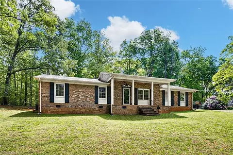 755 Branchwater Rd, Asheboro, NC 27205