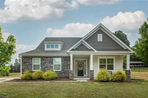 1348 Motsinger Rd, Winston Salem, NC 27107