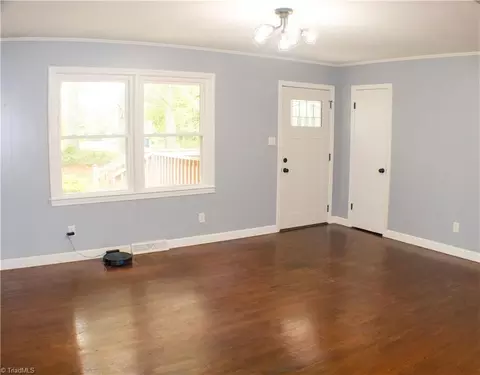 Living - 265 Reginald Rd, Mayodan, NC 27027 photo 1 of 2