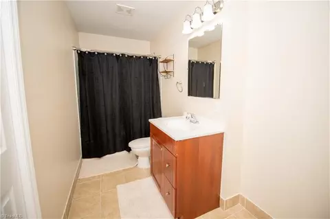 Bath - 105 Idol St, High Point, NC 27262 photo 2 of 4