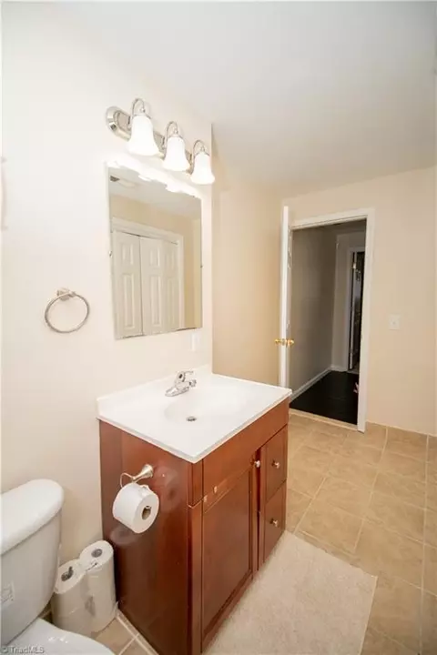 Bath - 105 Idol St, High Point, NC 27262 photo 3 of 4