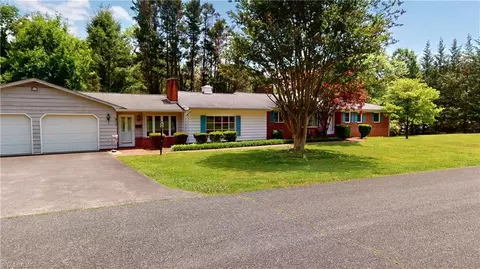 1816 Gwyn St, Mount Airy, NC 27030